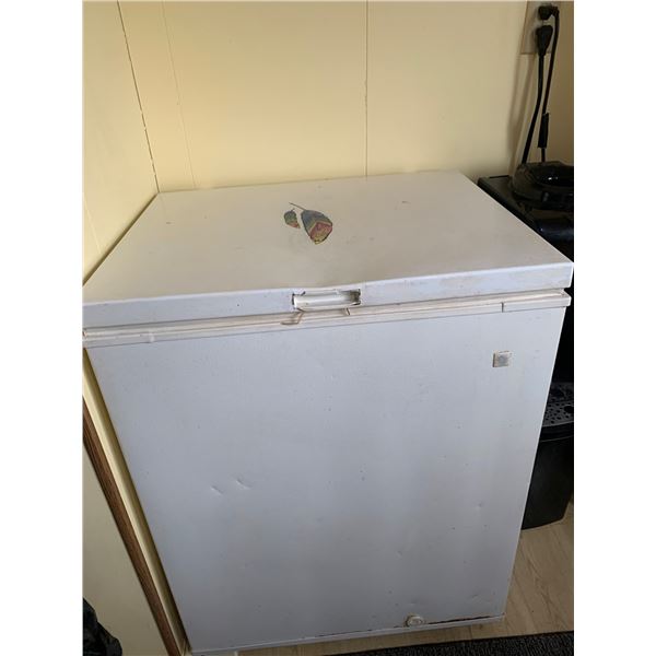 White Chest Freezer With Hinged Lid