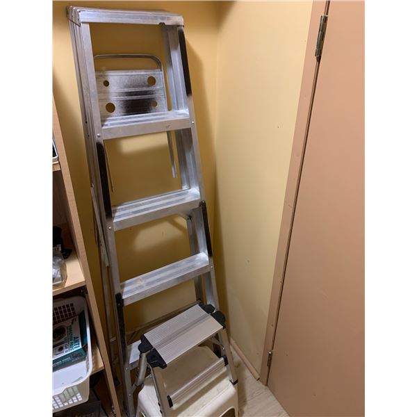Aluminum Folding Ladder and Plastic Step Stool Combination