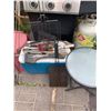 Image 3 : Expert Grill with Accessories and Propane Tank