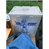 Image 2 : Big Chief Electric Smokehouse with Assorted Outdoor Gear