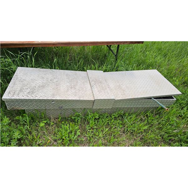 Heavy-Duty Diamond Plate Aluminum Tool Storage Box with Hinged Lid
