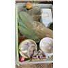 Image 3 : Household Items, Glassware, and Decorative Pieces