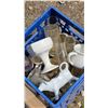 Image 5 : Household Items, Glassware, and Decorative Pieces
