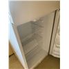 Image 6 : Kenmore Top-Freezer Refrigerator in White Finish
