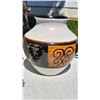Image 5 : Ceramic Items Including Jug, Vase, Figurine, and Dish