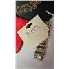 Image 13 : Vintage Costume Jewelry Set Featuring Necklaces, Brooches, and Bracelets