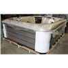 Image 11 : *SUNRANS 7 SEAT AND 1 LOUNGER HOT TUB MODEL SR832A*BAILIFF SEIZURE*