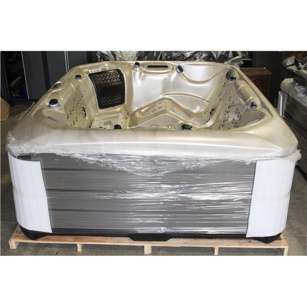 *SUNRANS 7 SEAT AND 1 LOUNGER HOT TUB MODEL SR832A*BAILIFF SEIZURE*