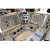 Image 4 : *SUNRANS 7 SEAT AND 1 LOUNGER HOT TUB MODEL SR832A*BAILIFF SEIZURE*