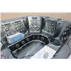 Image 6 : SUNRANS 7 SEAT WITH 1 LOUNGER HOT TUB MODEL SR832A*BAILIFF SEIZURE*