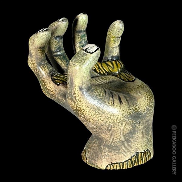 MUNKTIKI GREEN FLESH SEVERED ZOMBIE HAND.