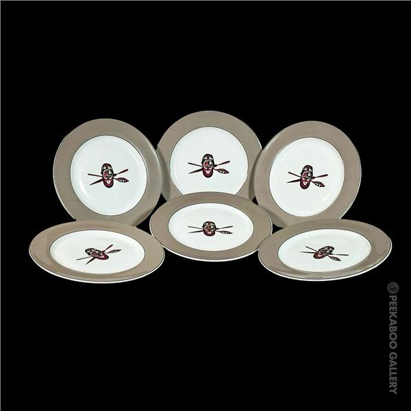 SET OF SIX (6) TRADER VIC'S DINNERWARE SERVING PLATES.
