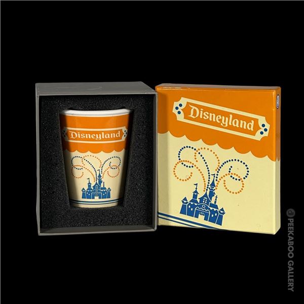 CERAMIC KEVIN & JODY MUG OF 1960's ERA DISNEYLAND PAPER CUP ART IN ORIGINAL BOX.