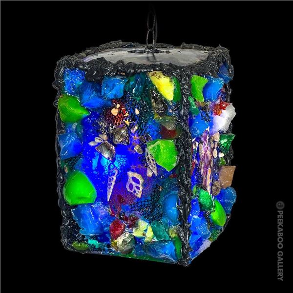 "SECRET OF THE DEEP III" RESIN SEA LIFE HANGING LAMP BY KIARA GELLER.