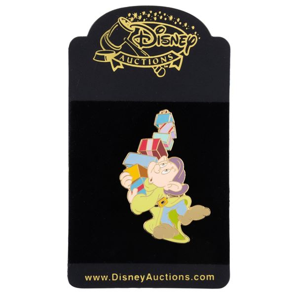 A Dopey Disney Auctions Pin.