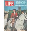 Image 1 : Jacqueline Kennedy Onassis Life Magazine May 6, 1966