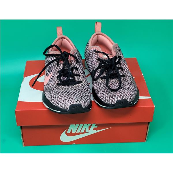 Children's Nike Black/Sunblush-Arctic Pink Dualtone Racer SE Shoes