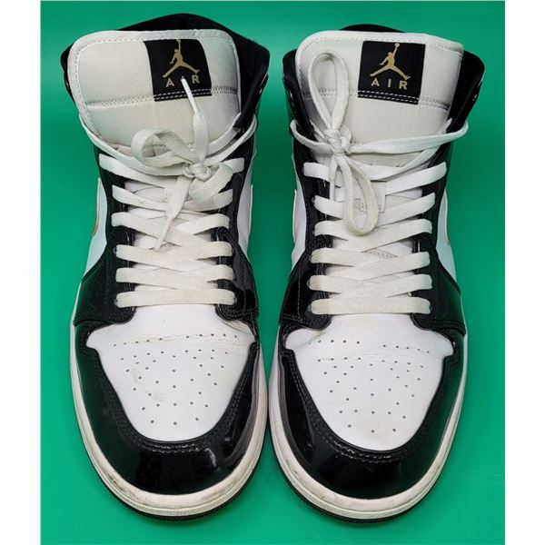 Nike Jordan Black/Metallic Gold 1 Mid SE Shoes