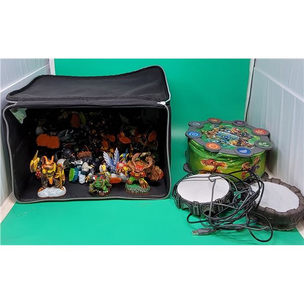 Lot of Skylanders Figures & Accessories