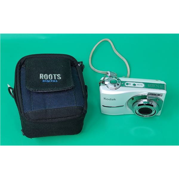 Kodak EasyShare C613 Digital Camera w/ Roots Case