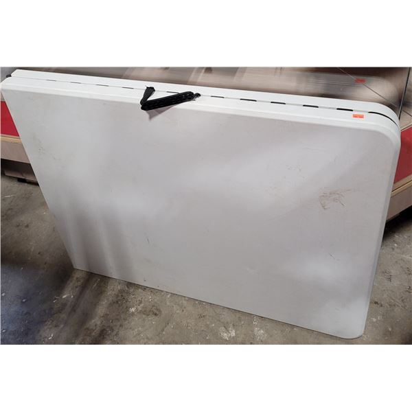 Plastic Folding Table