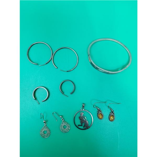 Jewelry Lot, Earrings Bracelet and pendant