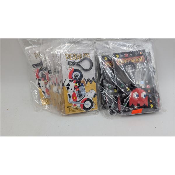 Lot of Peanuts & Pac-Man Keychains