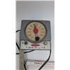 Image 2 : VTG Time-O-Lite Darkroom Timer, Triple Scale Hydrometer, & Ruler