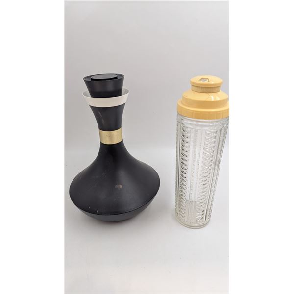 VTG Decanter & Cocktail Recipe Shaker