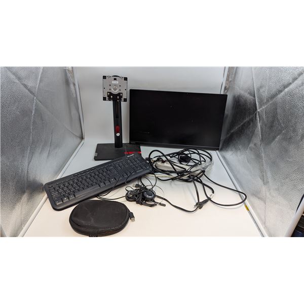 Lenovo ThinkVision Monitor w/ Mount & Keyboard