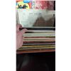 Image 3 : Lot of Vinyl Records & Assorted Booklets (Looney Tunes, Myths & Legends, Zorro, etc.)