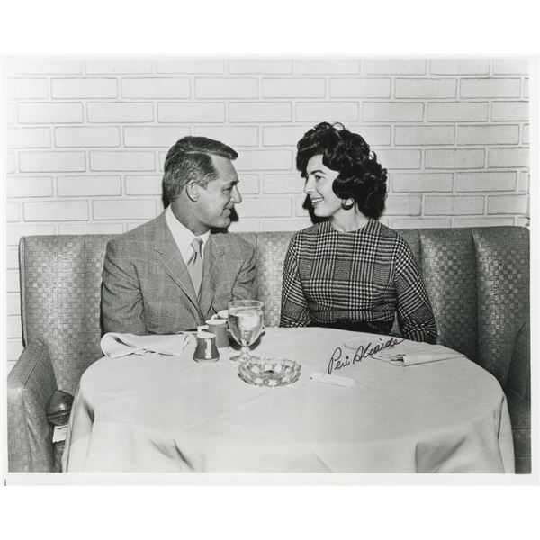 Peri Alcaide signed photo