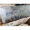 Image 7 : Home Decor and Collectibles Lot with Razors, Envelopes, and Jewelry