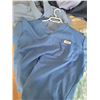 Image 4 : Medium-Sized Scrubs in Assorted Colors and Styles