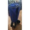 Image 5 : Blue Uline Collapsible Wagon with Folding Design and Telescoping Handle