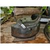 Image 5 : 4 Vintage Cast Iron Irons with Wood and Metal Handles