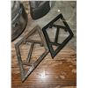 Image 6 : 4 Vintage Cast Iron Irons with Wood and Metal Handles