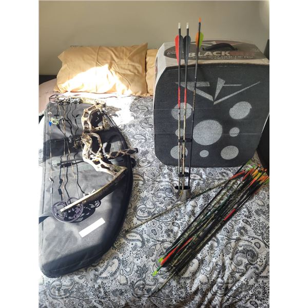 APA Innovations Inc Compound Bow with Arrows and Black Hole Target