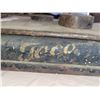 Image 5 : Teco Cast Iron Balance Scale with Weights and Metal Scoop