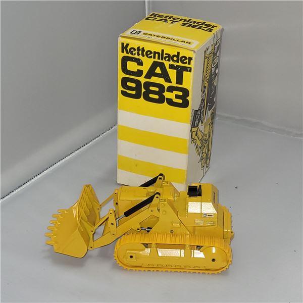 Vintage Kettenlader Cat 983 Caterpillar Dis Cast Toy with Box