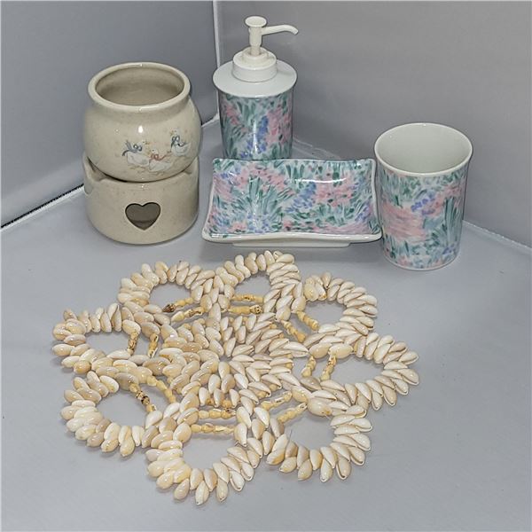 Lot of 1980s Decor and Accessories
