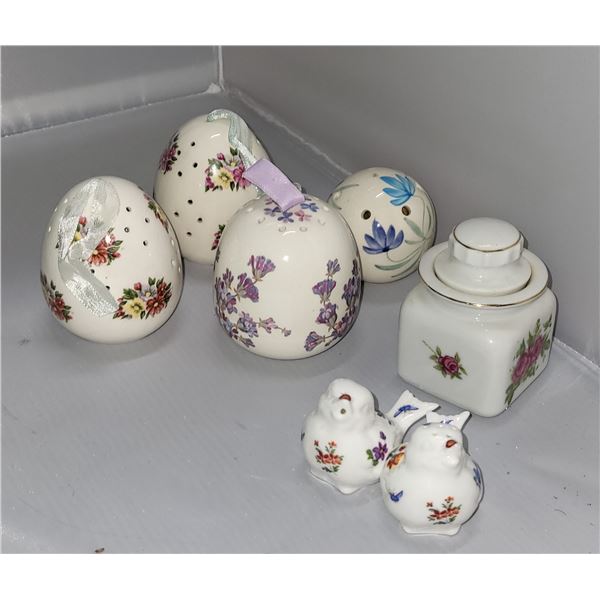 Vintage Hammersly Salt & Pepper Shaker with Ceramic Scent Balls