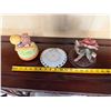 Image 7 : The Everlasting Rose on Stand, Lord's Prayer Dish & Children Figurine, Misc Sizes