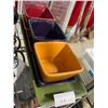 Image 1 : DIP DISHES AND TRAY