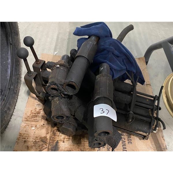 HYDRAULIC CONTROL VALVE