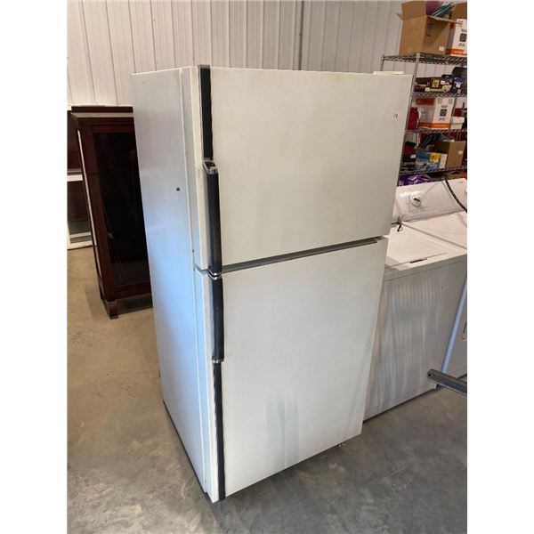 REFRIGERATOR- USED