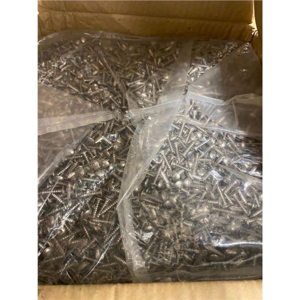 APPROX 10000 8X3/4IN SCREWS