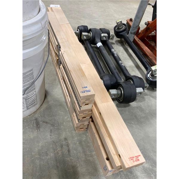 LOT OF TABLE LEAF ADJUSTERS