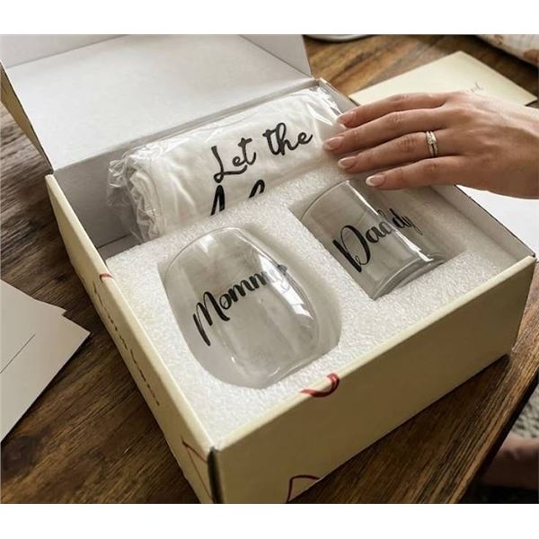 Parent Gift Set with Glasses and Towel