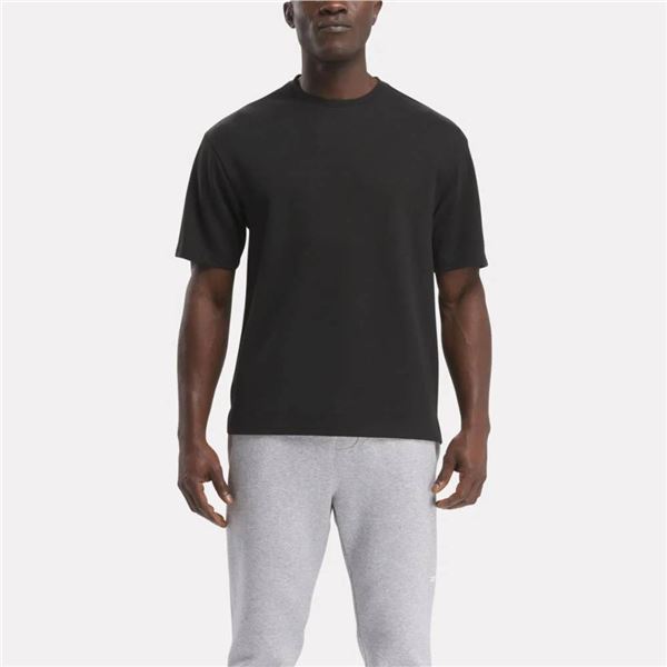 Reebok Active Short Sleeve Tee in Black, Size Medium